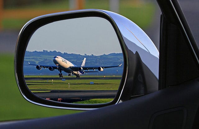 vista aereo da auto nel parcheggio low cost di Lamezia Terme